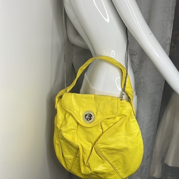Marc by Marc Jacobs Yellow Patent Leather Turnlock Flap Crossbody Hobo Bag - Picture 3 of 14